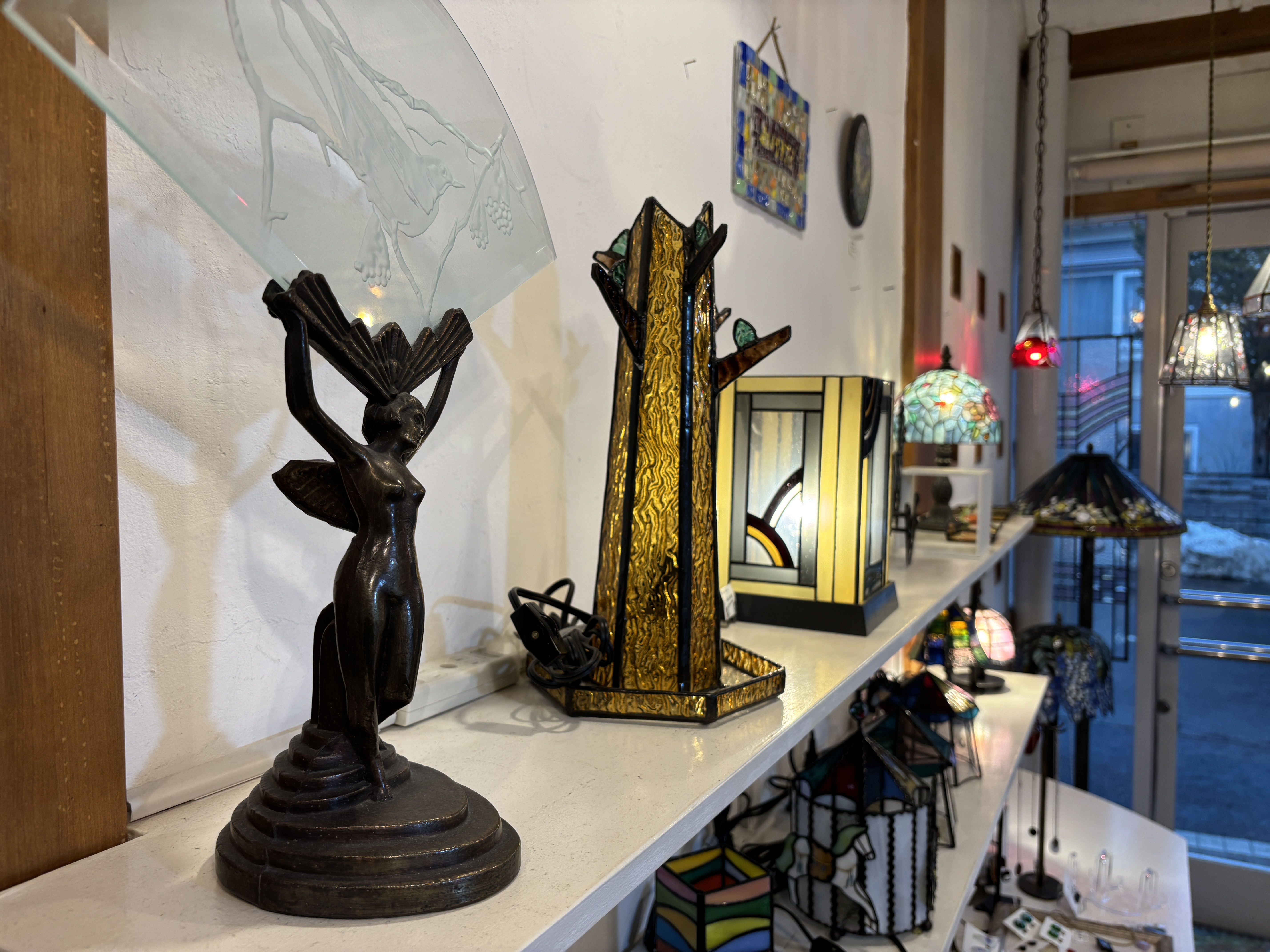 札幌で楽しむステンドグラス教室 ハンダ付けの作業風景